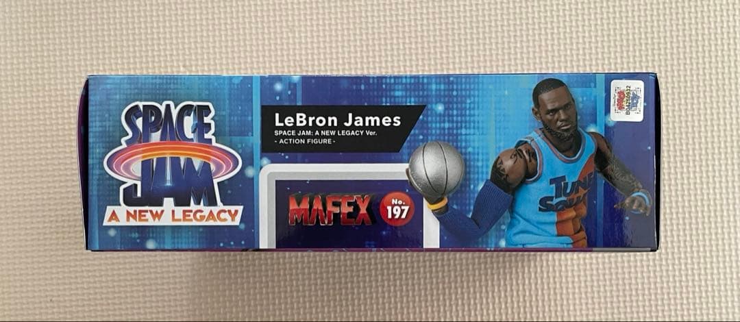 MAFEX LeBron James SPACEJAM:A NEW LEGACY - メルカリ