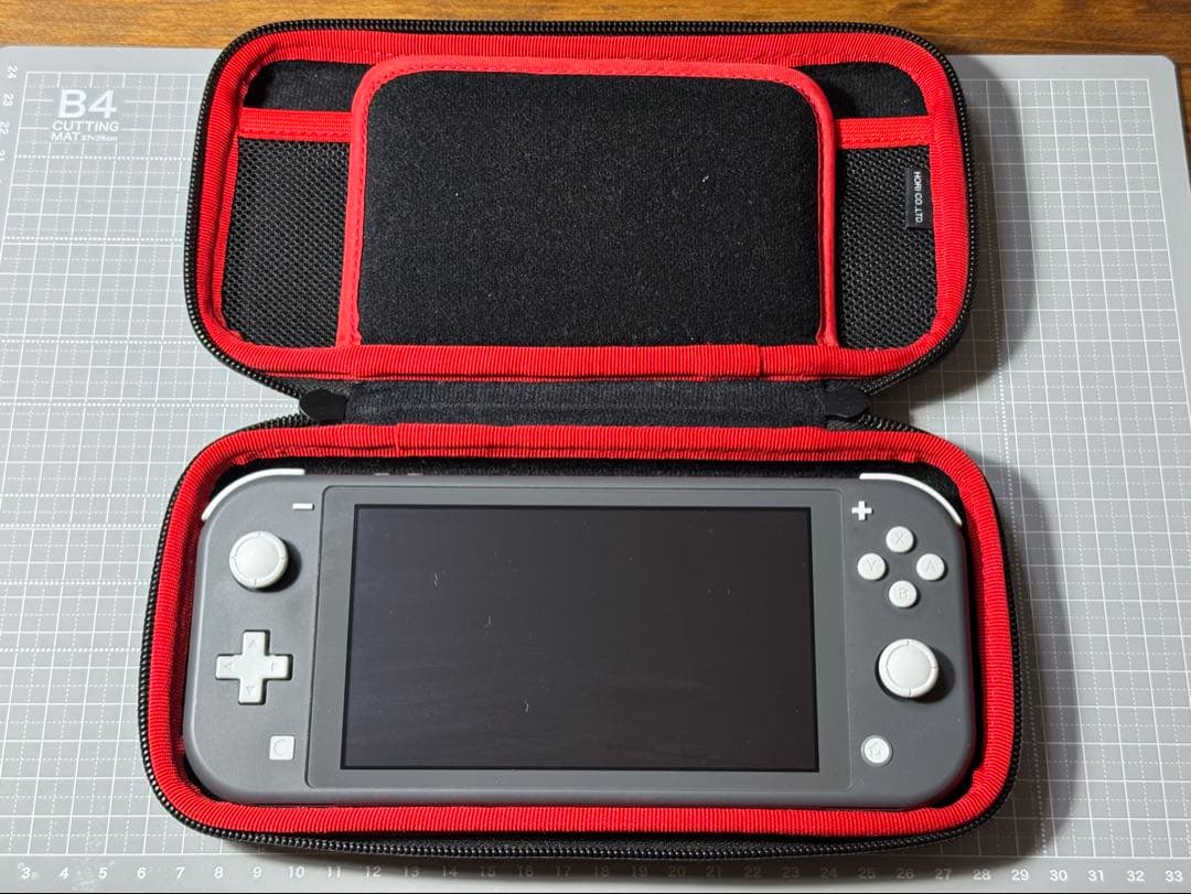 Nintendo Switch Lite グレー 本体 HORIケース付き Amazon.com: Nintendo Switch Lite Hybrid System Armor (Gray) by