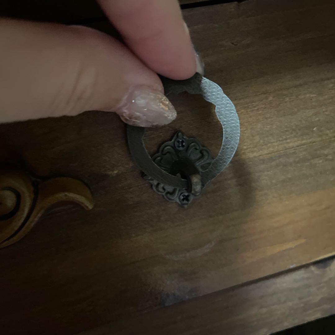 サリュ Baroque -makeup room-アンティークデスク