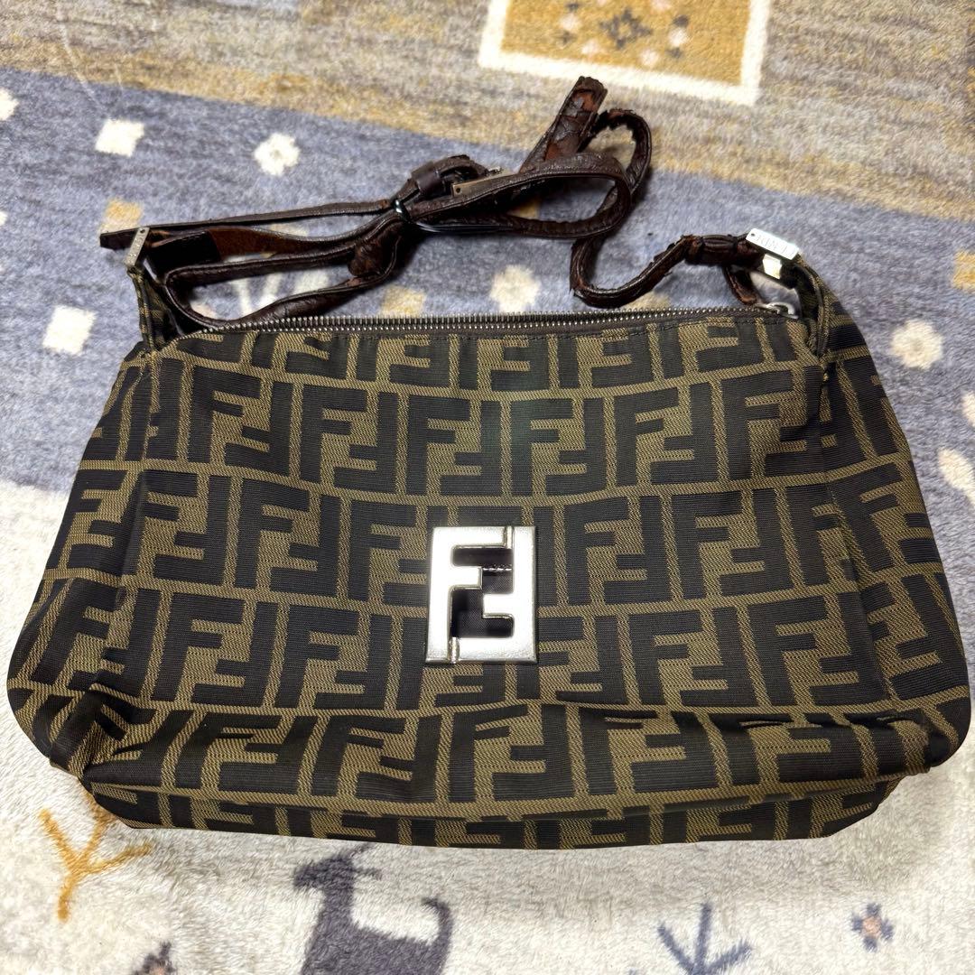 FENDI フェンディ　ショルダーバッグ　ズッカ　FF金具　バケット FENDI（フェンディ） （新品・未使用品）フェンディ ズッカ バゲット