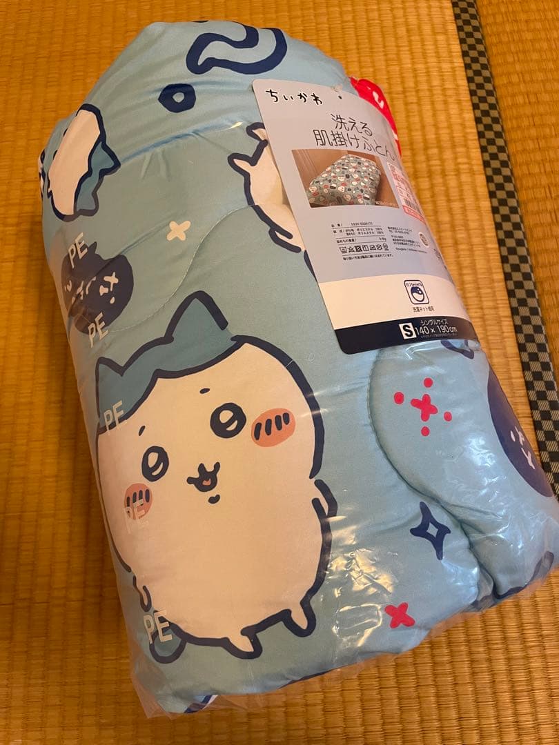 ちいかわ しまむら 洗える肌掛け布団 ふとん ハチワレ なんでェ - メルカリ
