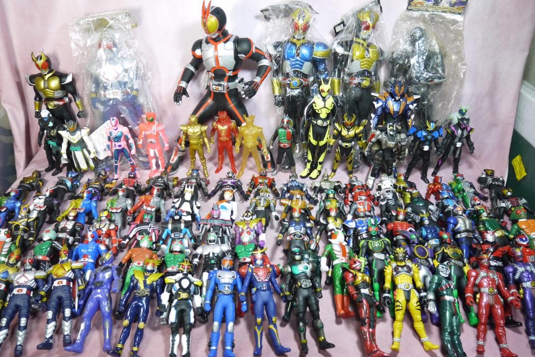 ライダーヒーローシリーズ　ビッグサイズソフビフィギュア　111体セット 仮面ライダー旧1号が全高80センチのソフビフィギュアに！新シリーズ