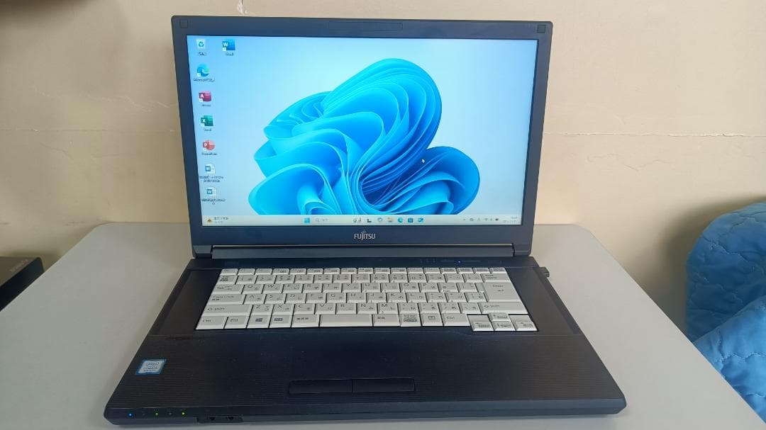 美品ノートパソコンFUJITSU第八世代Corei5 SSD256G メモリ8G 美品ノートパソコンFUJITSU第八世代Corei5 SSD256Gメモリ16G - メルカリ