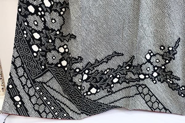 美品 訪問着 黒 総絞り 熨斗 枝花 身丈161cm 裄丈68cm お洒落 - メルカリ