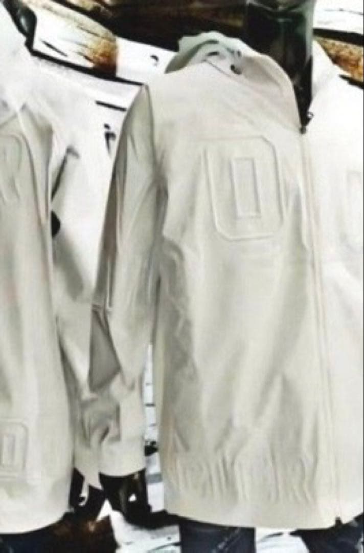 MONCLER 22s オールホワイト ナイロンジャケットブルゾン(売りつくし