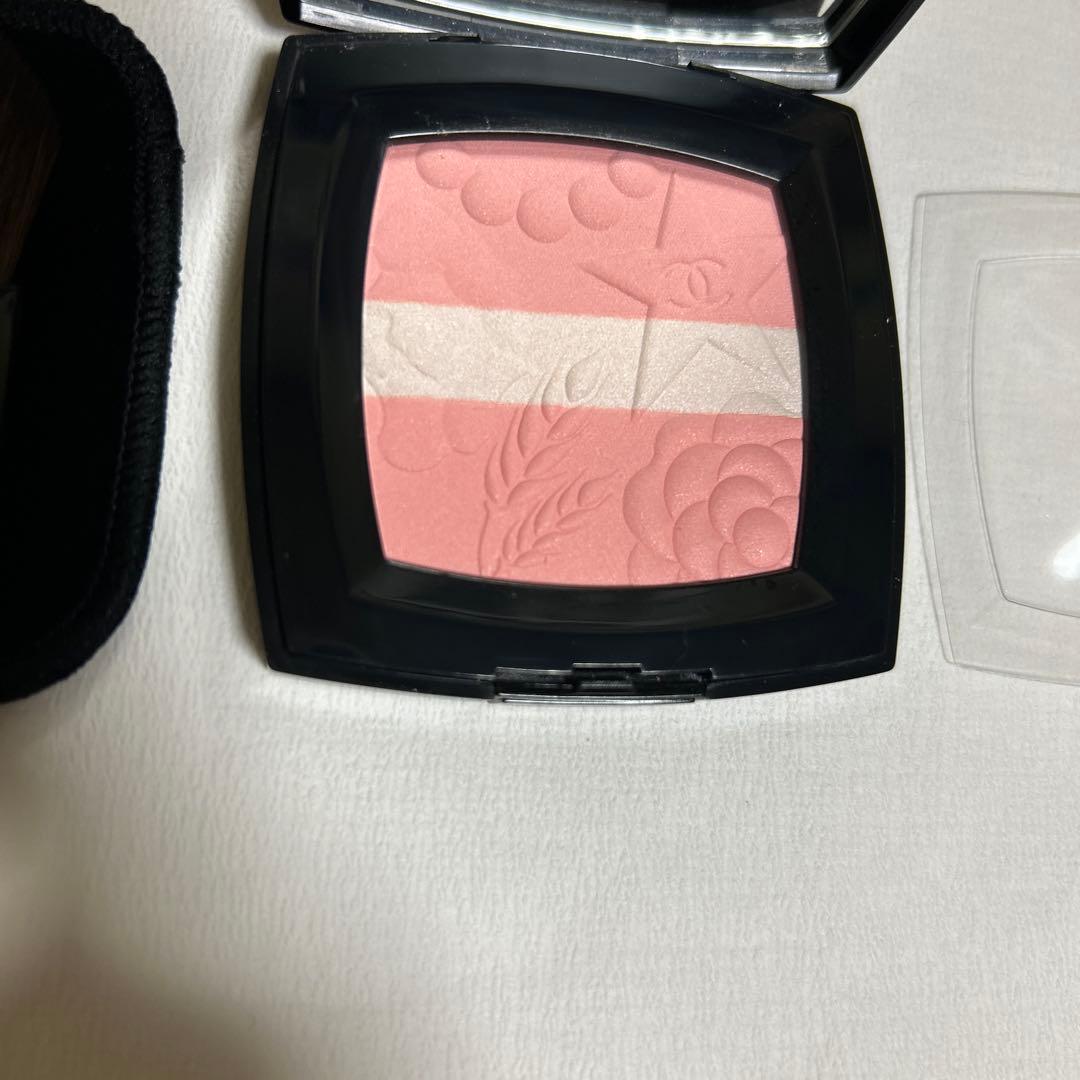 再値下げしましたレシーニュドゥシャネル997ローズルミエール シャネル / レ シーニュ ドゥ シャネル 997 ローズ ルミエールの公式