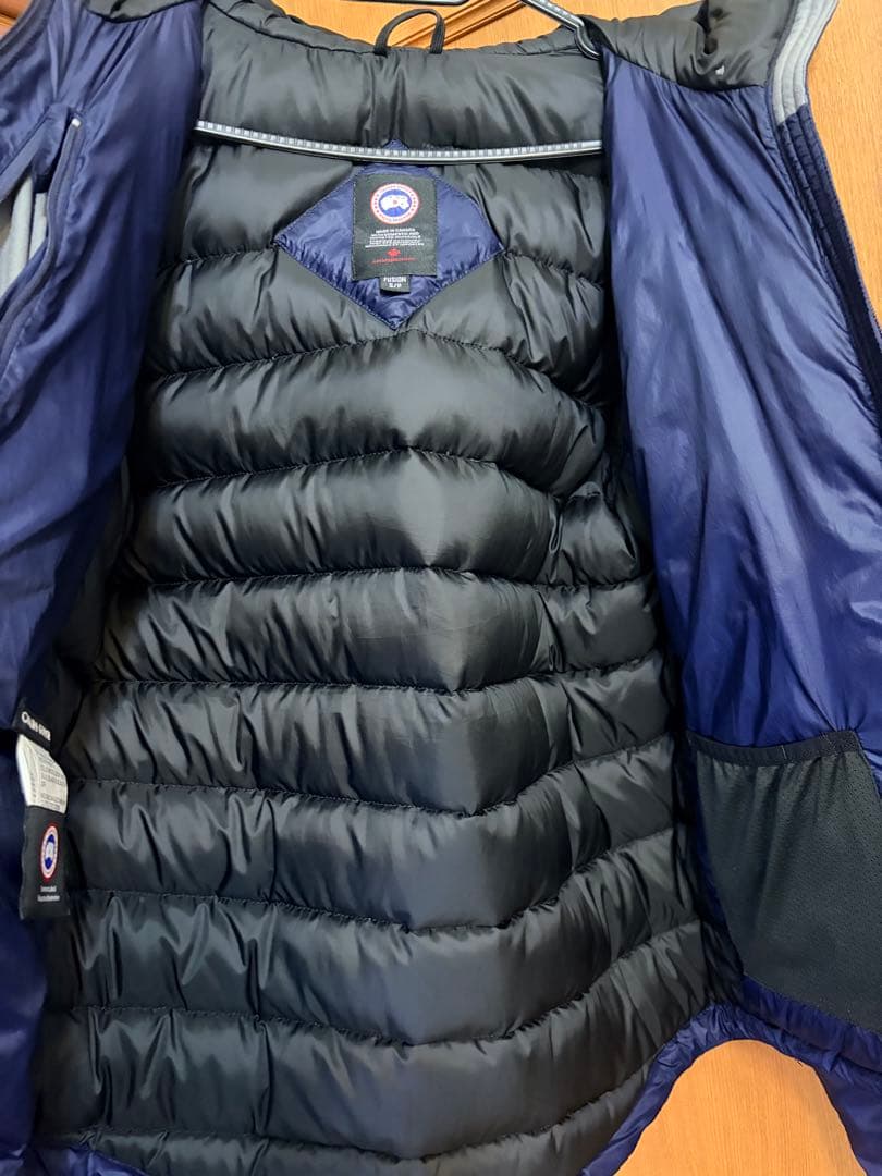 カナダグース ロッジフーディ ダウン パッカブル 国内正規品 Sサイズ