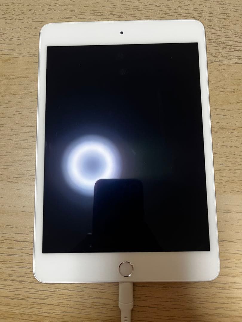 Apple iPad mini 4 シルバー Apple iPad mini 4 Wi-Fiモデル 128GB MK9P2J/A [シルバー] 価格比較
