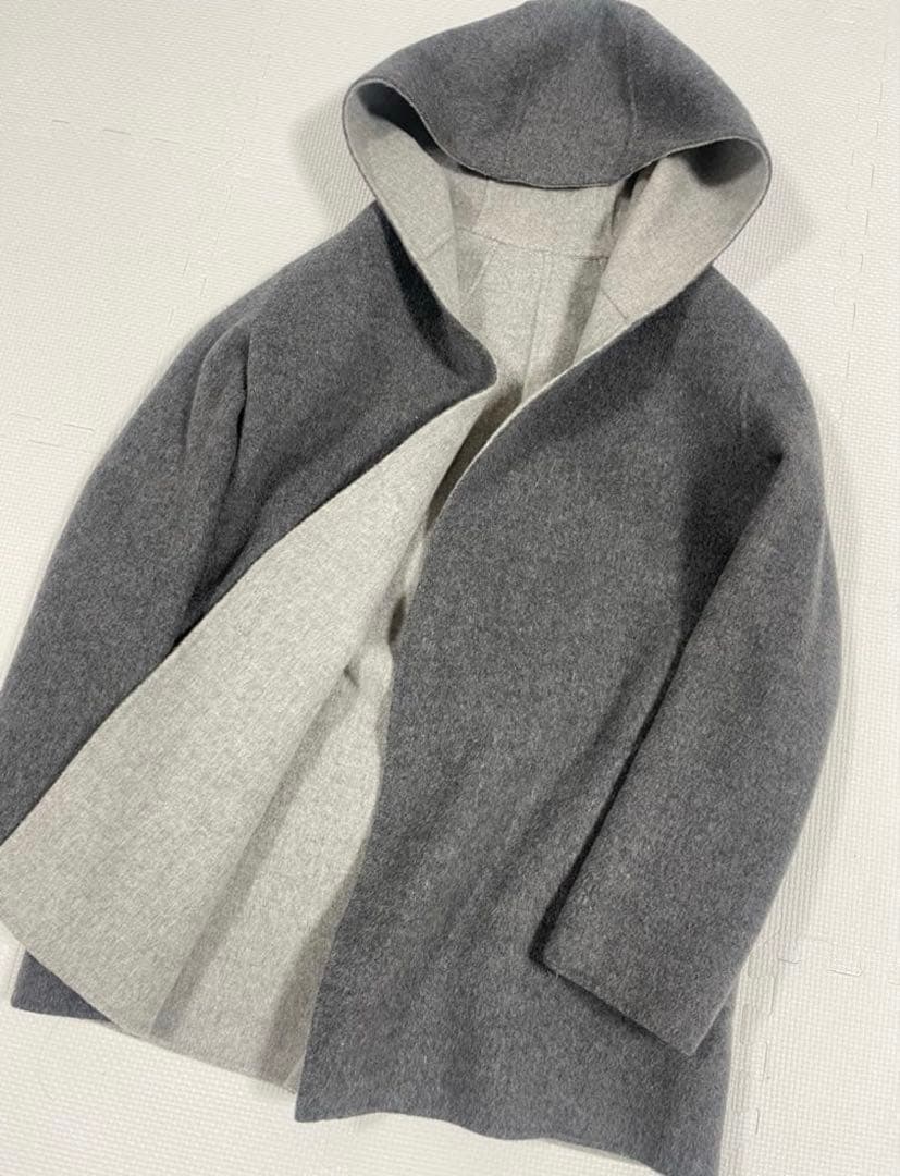 theory カシミヤブレンド　ダブルフェイス　フーデットコート　リバーシブル Theoryの名品アウター3選】冬の装いを美しくみせる、大人の着回し術 | UOMO