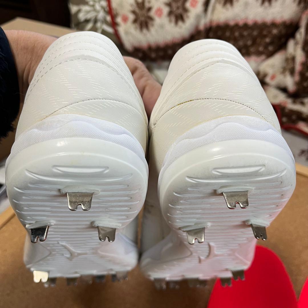 未使用品　スピードレボエース　ホワイト　27.5cm ミズノ