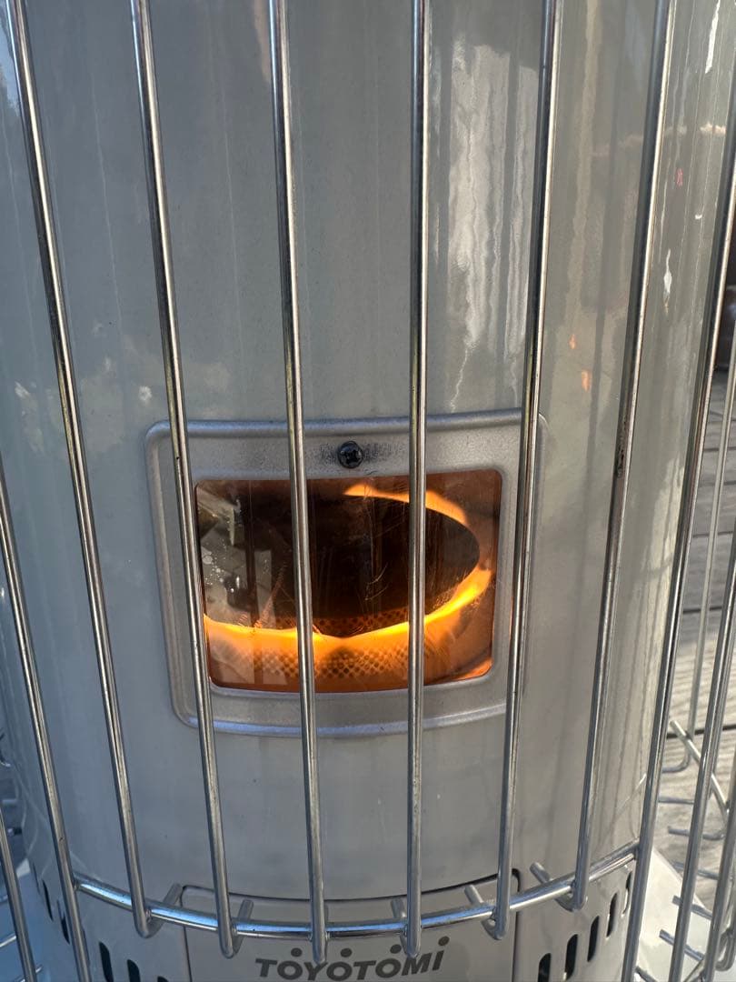 タカチャン様専用 2022年製 トヨトミ 石油ストーブ KS67HW おまけ付き