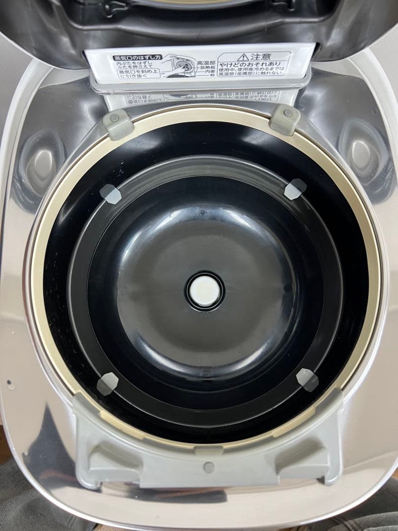 TOSHIBA 真空圧力IH炊飯器 RC-10VST 1.0L 2022年製