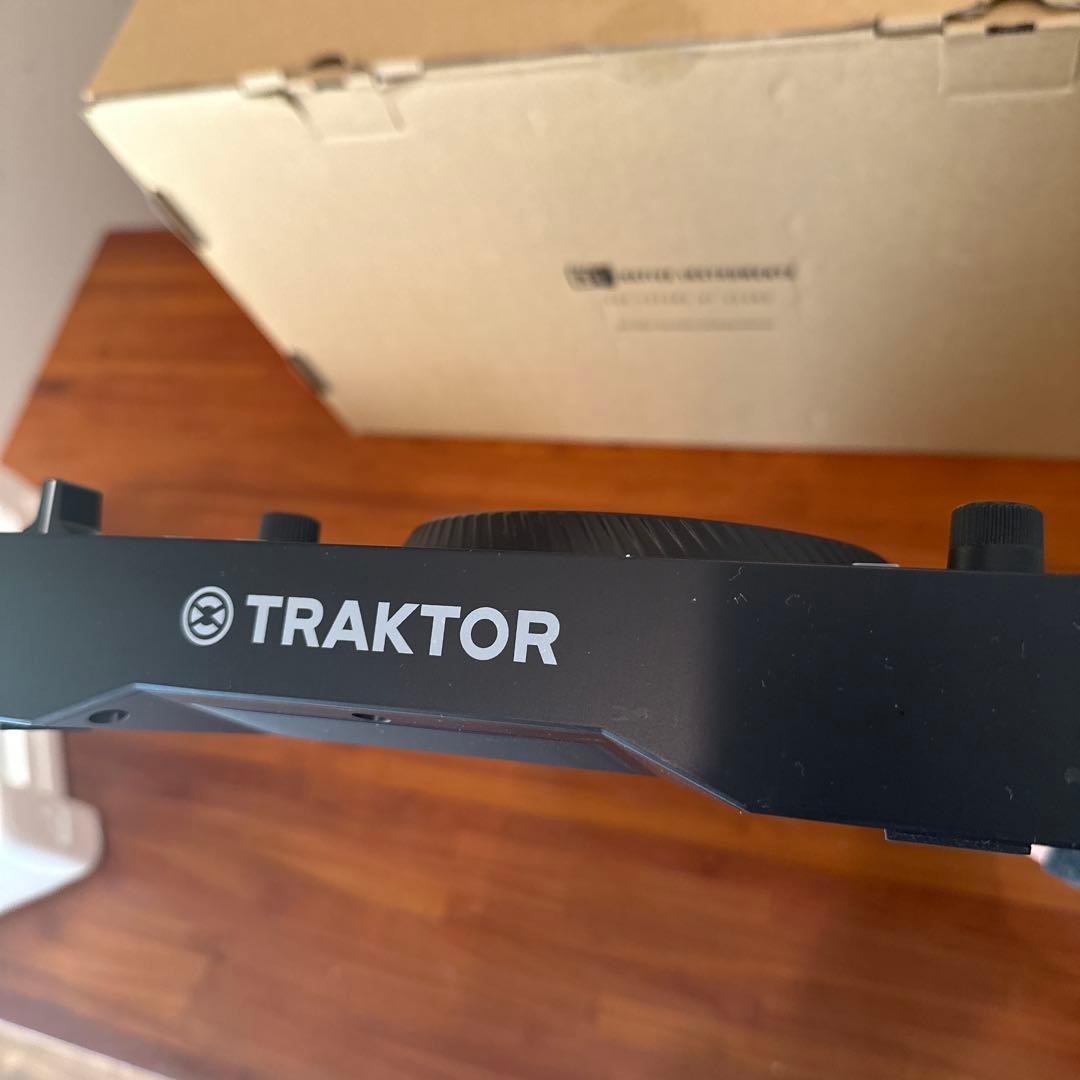 期間限定大特価】TRAKTOR KONTROL S2 MK3 【早い者勝ち】