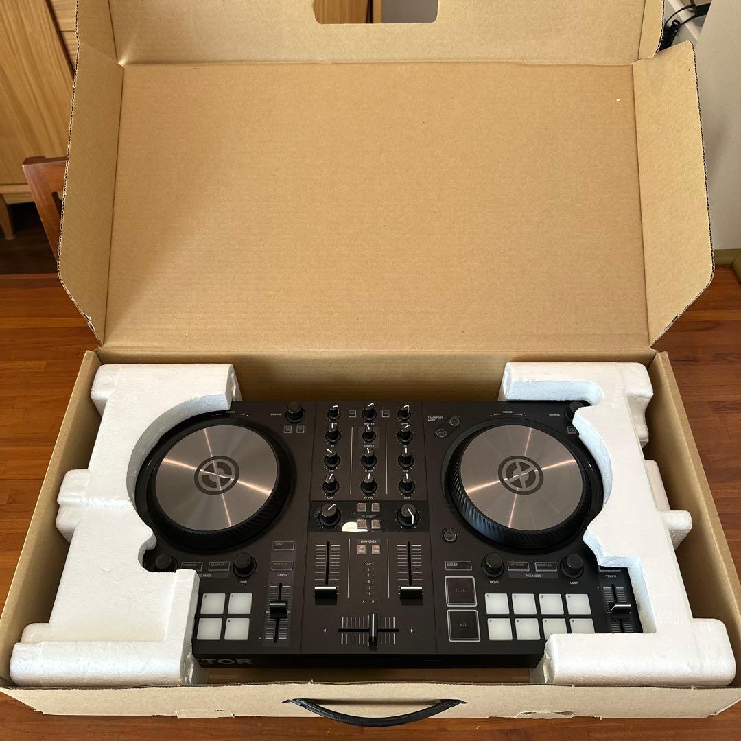 期間限定大特価】TRAKTOR KONTROL S2 MK3 【早い者勝ち】