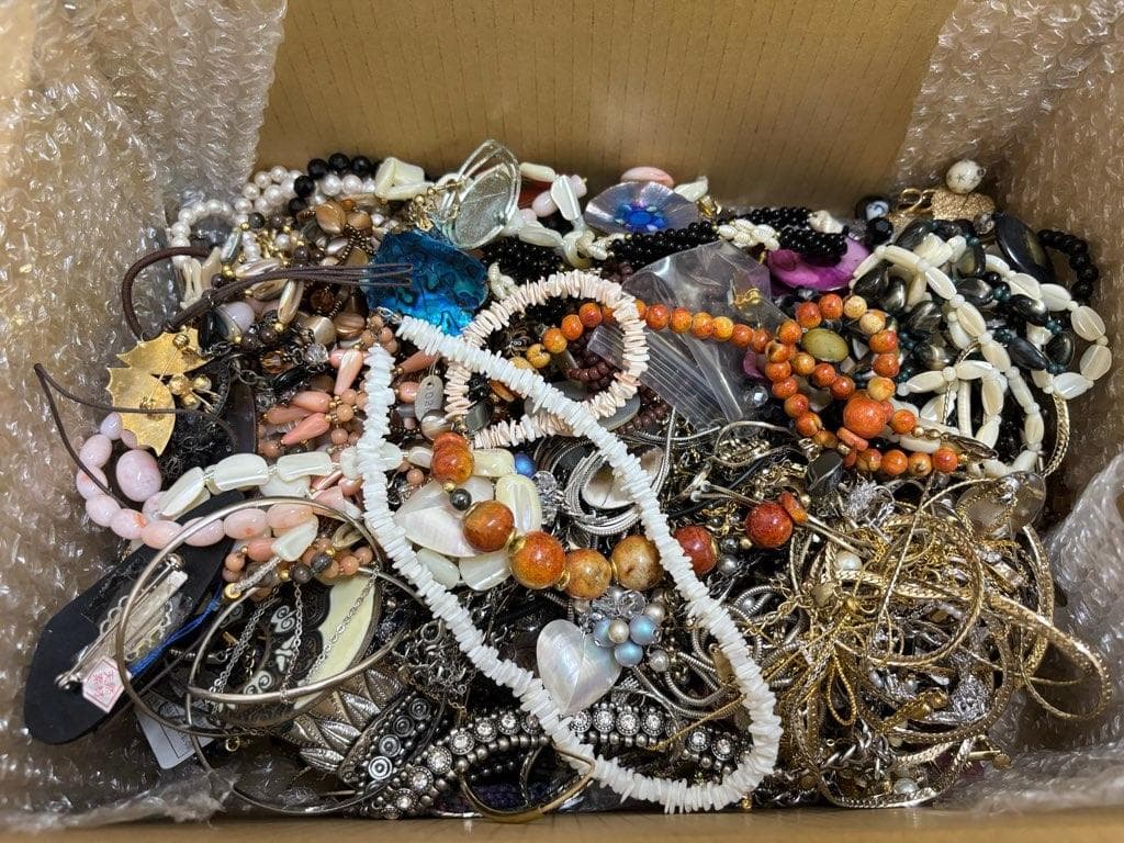 サイトウ5kg イミテーション　まとめ　アクセサリー　メッキ　お宝　⑧ Yahoo!オークション - イミテーションアクセサリー 5kg まとめ売り 大