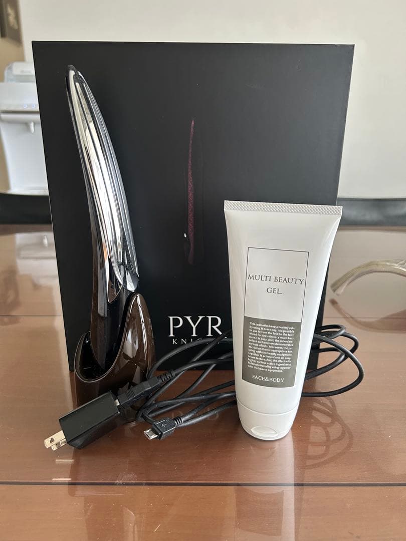 リオン様専用PYR KNIGHT 美顔器 MULTI BEAUTY GEL付き - メルカリ