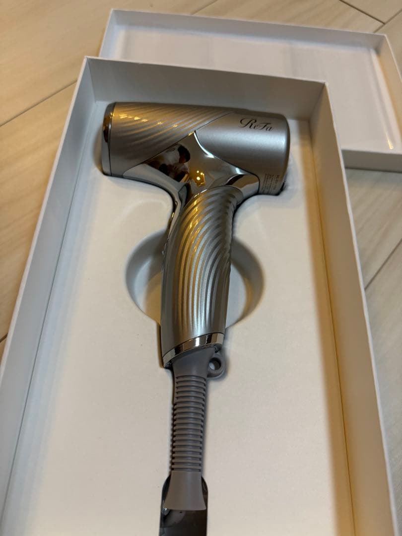 【最新モデルサロン直送】ReFa ビューティードライヤー　シルバー リファビューテック ドライヤースマート ダブル | ドライヤー | ReFa