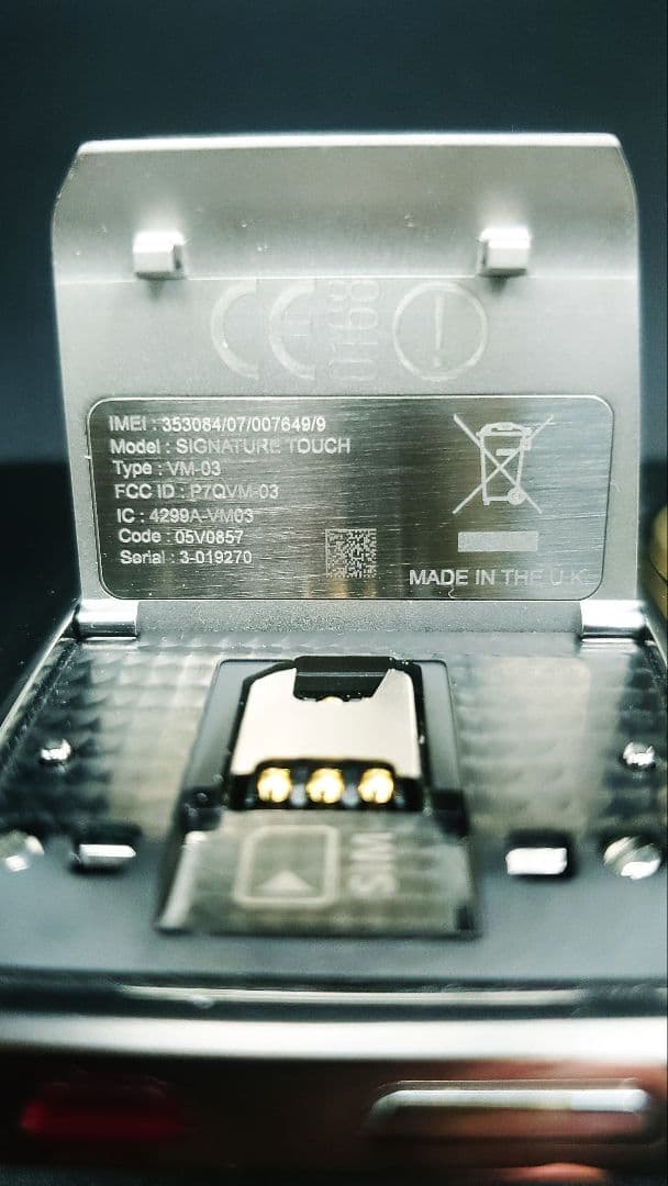 年末限定。高級携帯電話Vertu Signature Touch 美品。訳あり品