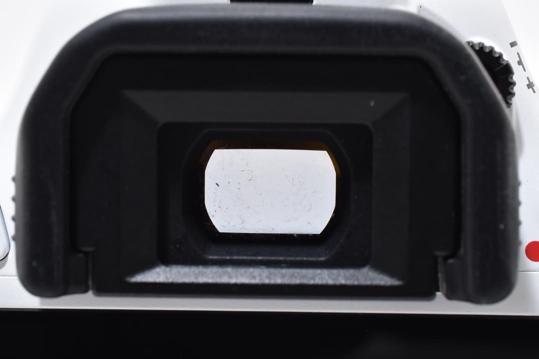 ほぼ未使用 Canon EOS Kiss X7 ホワイト スマホ転送 9423 - メルカリ