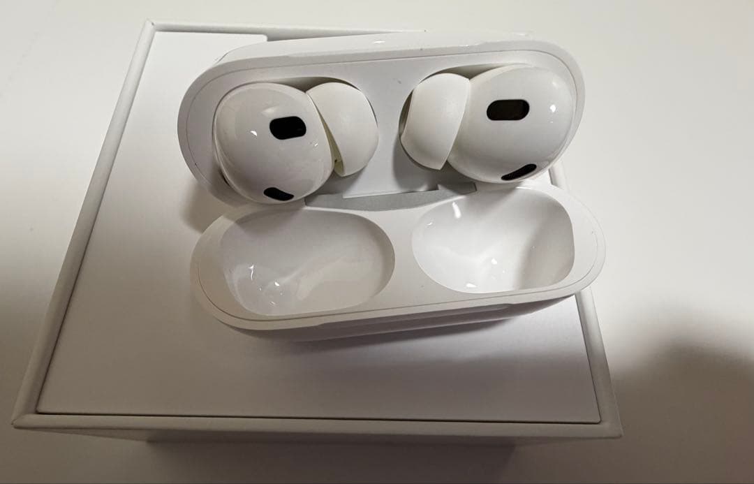 (■120) AirPods Pro2 Lightningモデル AirPods Pro 2 USB-C upgrades over Lightning model