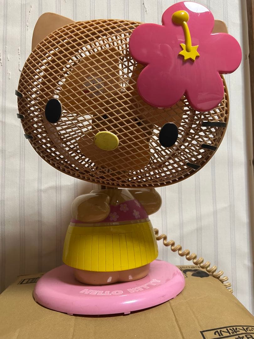 ハローキティ　扇風機　日焼けキティ ハローキティ キティちゃん 扇風機 卓上 日焼けキティ レトロ - メルカリ