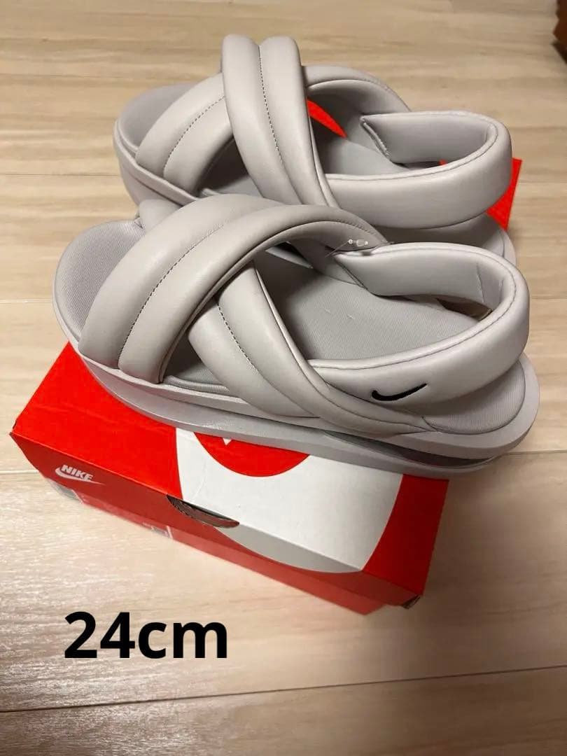 NIKE エアマックス アイラ 24cm