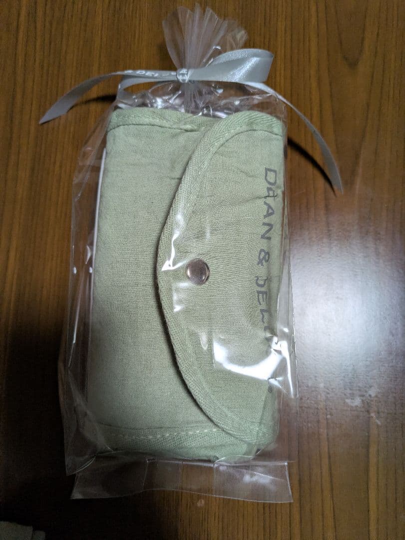 521　DEAN & DELUCA 天然染めバック　葡萄 　グリーン 葡萄の果皮で染め上げる世界にひとつのバッグ | DEAN & DELUCA【公式】