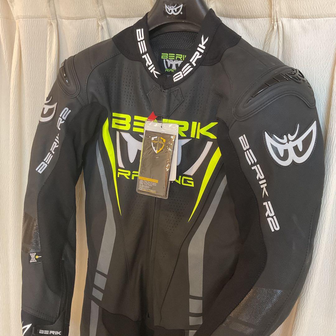未使用】BERIKベリックレーシングスーツ 52サイズBk.Ye. - メルカリ