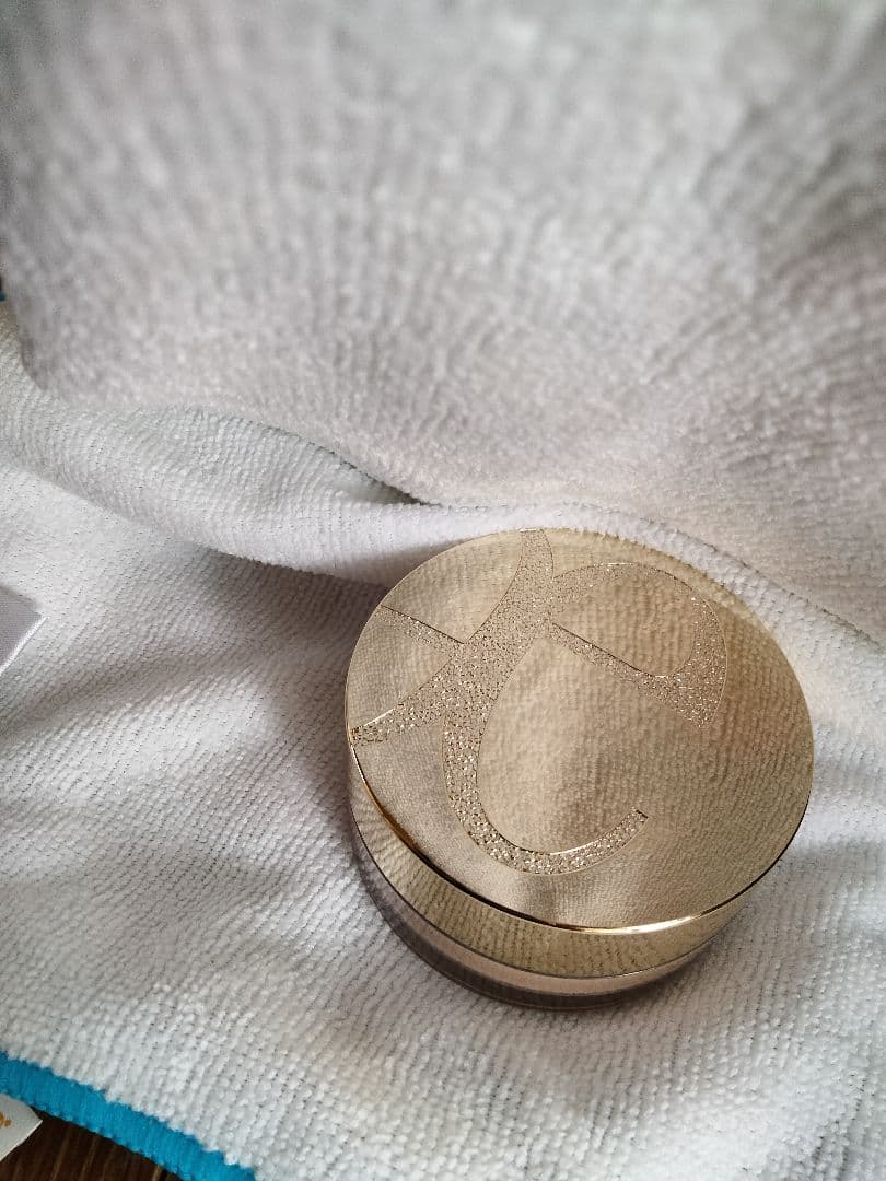 大人気エレガンスフェースパウダー フェザー ヴェール｜フェイスパウダー｜商品情報｜Elégance - エレガンス