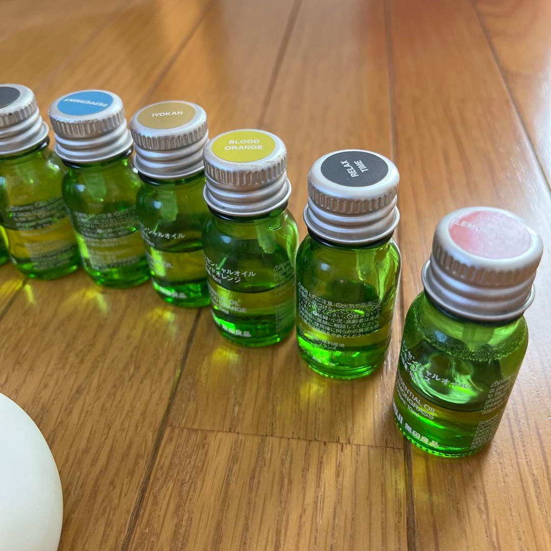 無印良品エッセンシャルオイル11本とアロマストーン - アロマグッズ