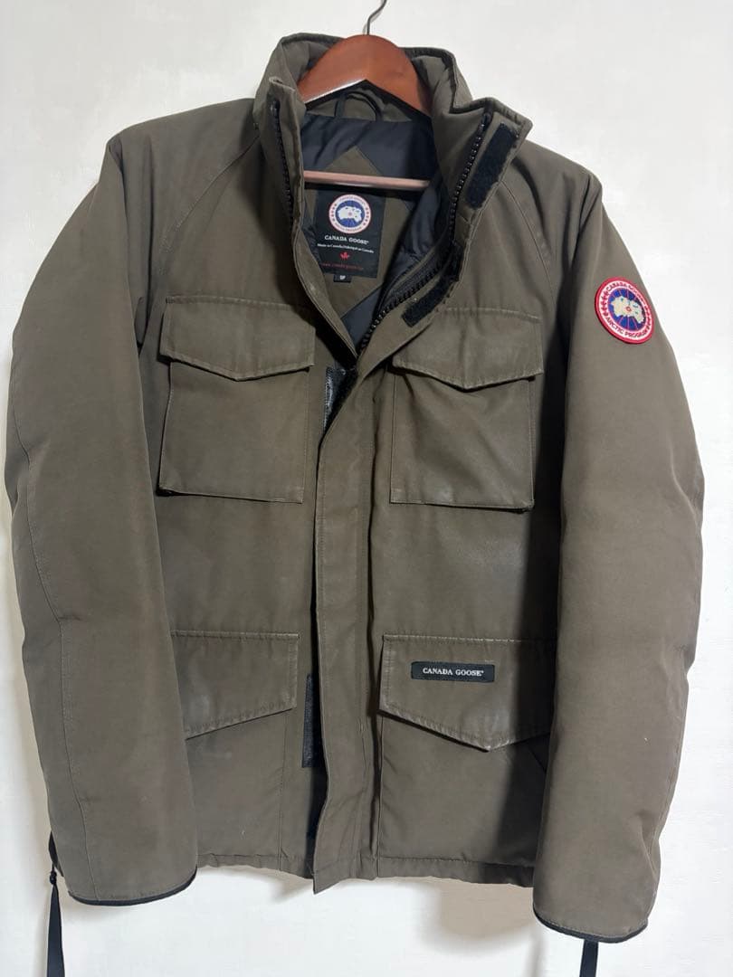   ダウンジャケット KAMLOOPSカムループス　カーキ CANADA GOOSEのフリマアイテム一覧
