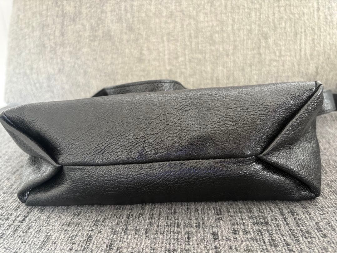 美品★イアパピオネ《本革/220g》ボックスショルダーバッグ