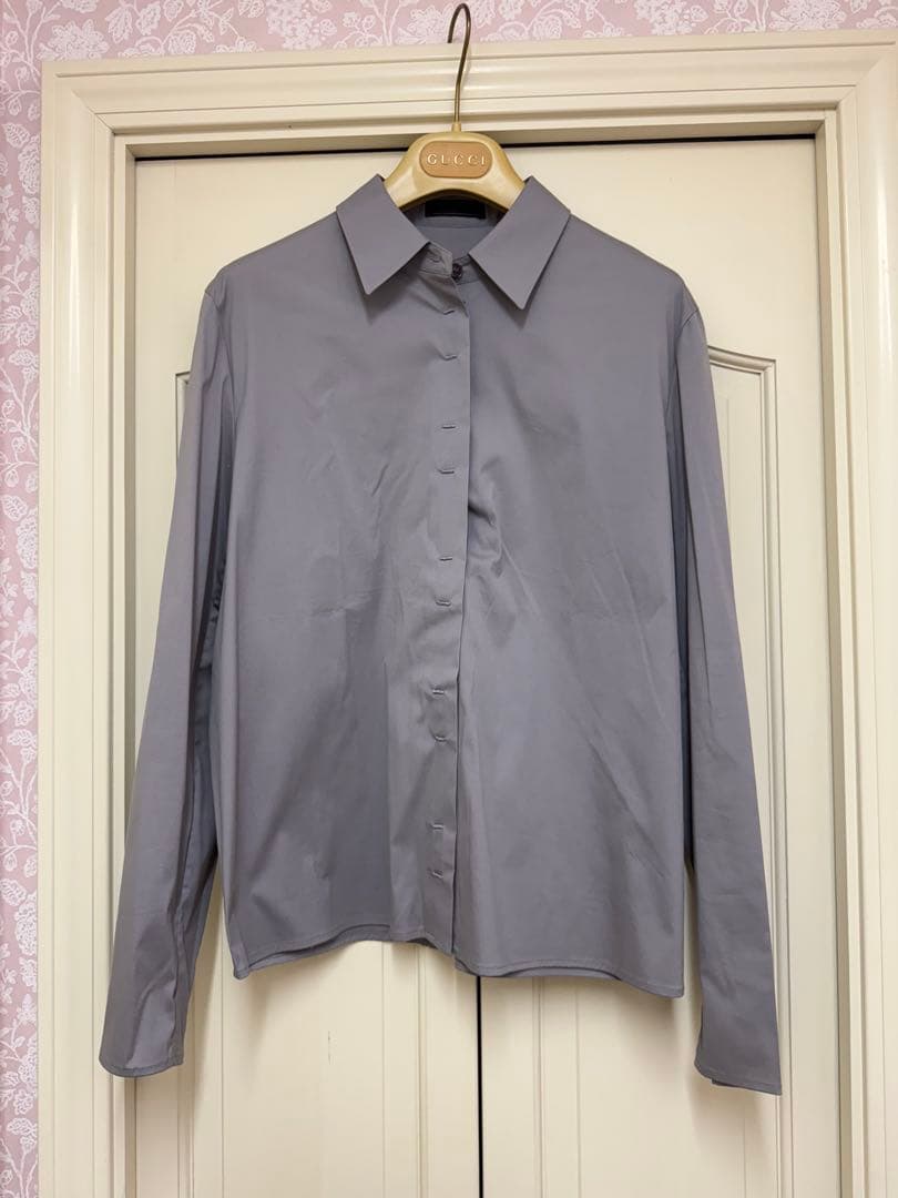 美品　ヴィンテージ　PRADA シャツ　グレーパープル プラダ、ヴィンテージ感溢れるベーシックアイテムでワードローブの基本