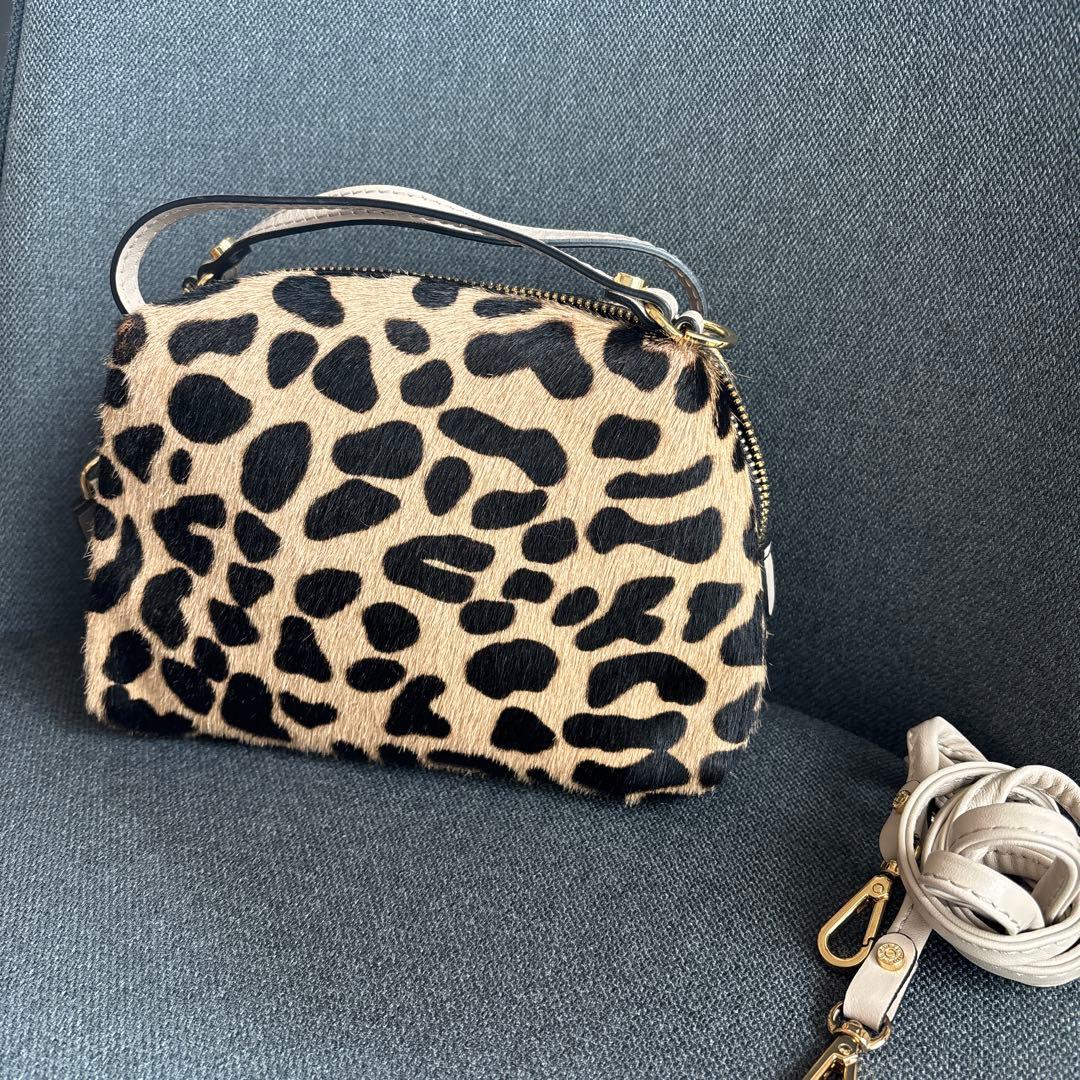 GIANNI CHIARINI ヒョウ柄ショルダーバッグ - メルカリ