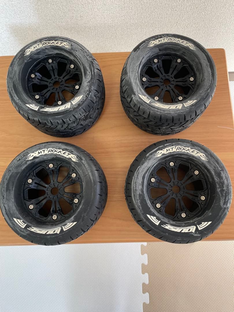 ラジコン　Louise1/8モントラタイヤMT-ROCKET 0オフセット黒 1/8 Monster Truck