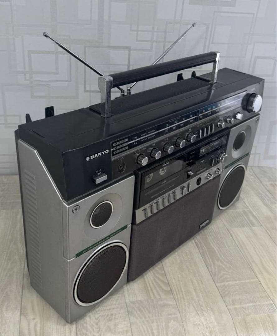 動作品】希少 大型 ラジカセ SANYO サンヨー MR-X20 昭和レトロ - メルカリ