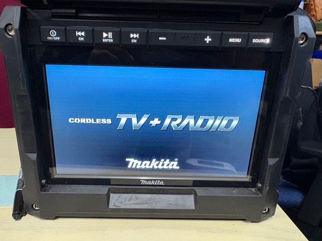 Makita マキタ 充電式TV ラジオ TV100 リモコン充電器付 マキタ充電式ラジオ付テレビ TV100 本体のみ バッテリ、充電器別売