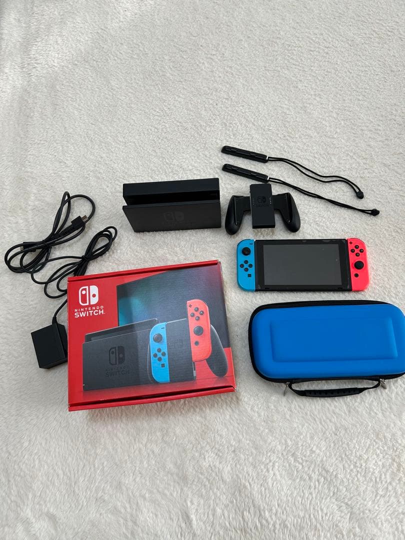 Nintendo Switch 本体 青/赤 Joy-Con ケース付き Nintendo Switch 本体 青 赤 Joy-Con Amazon.co.jp: Nintendo Switch