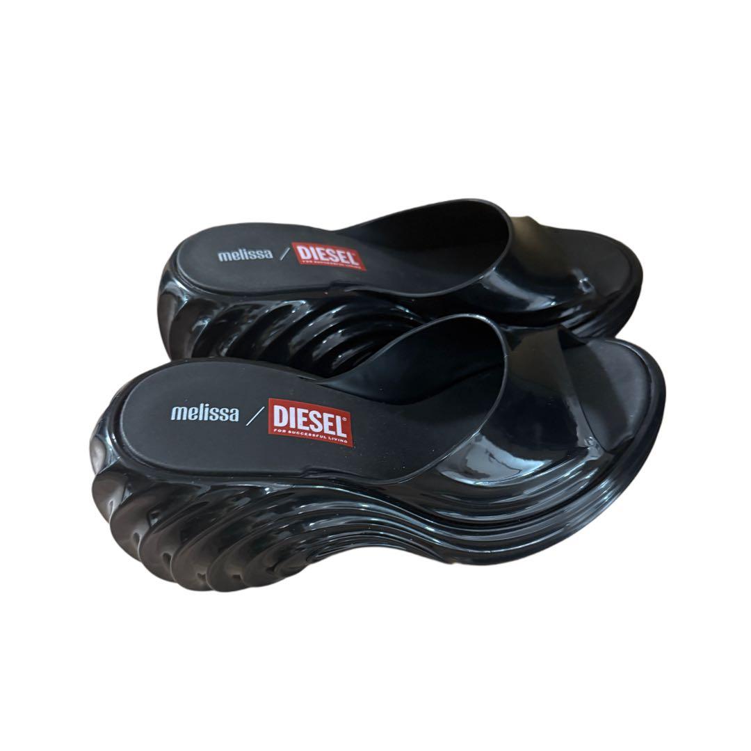 melissa DIESEL ブラック スライドサンダル MELISSA QUANTUM PLATFORM Platform mule in Melflex®｜ブラック