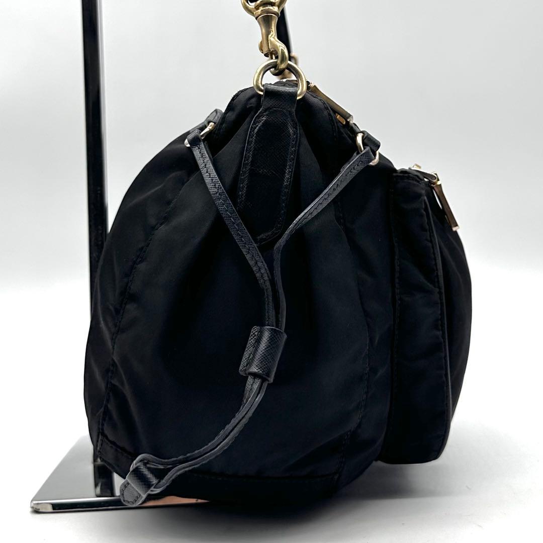 ✨ギャランティ付✨プラダ ショルダーバッグ メタルロゴ ゴールド金具