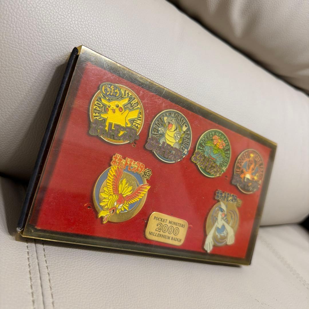 ポケットモンスター ミレニアムバッジ 2000年記念 限定 ピンバッジ