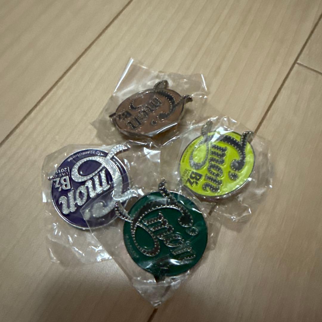 B'zガチャ限定ピンバッジ B'z LIVE GYM 2025 ガチャ ピックバッチ 3種類 コンプリート - メルカリ