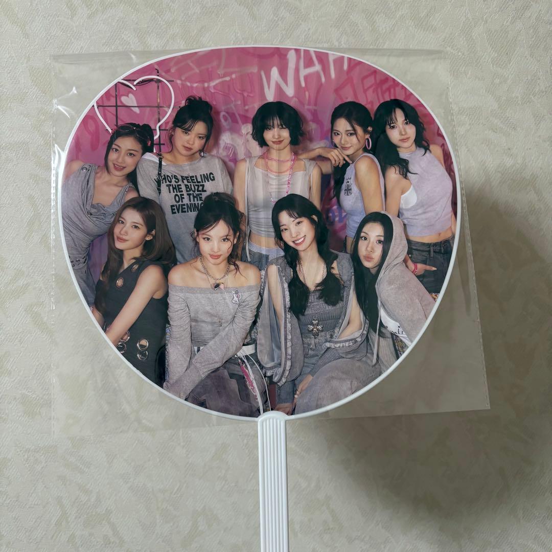 TWICE うちわ 全員 - メルカリ