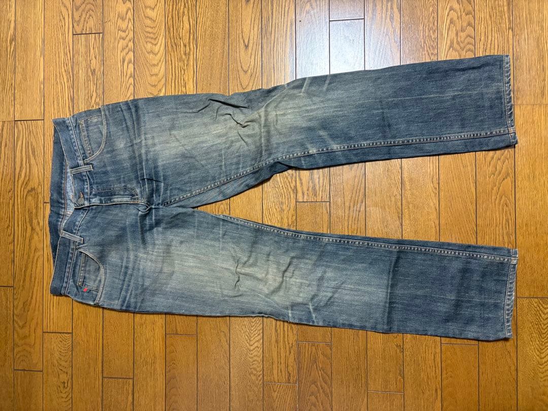 Gucci ダークブルーデニム ジーンズ Gucci メンズ ダークブルー ワイド デニムジーンズ (すべての新品