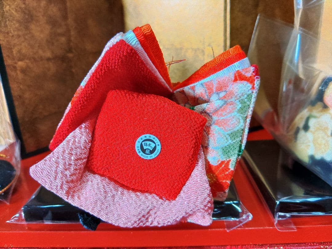 彩り雛二段飾り五人揃い 雛人形 友禅ちりめん コンパクト収納 柔和で