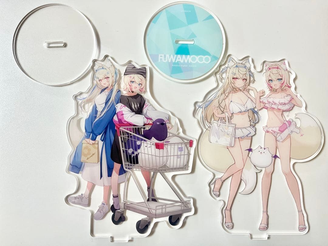 ホロライブ フワモコ アクリルスタンド 2点セット - メルカリ