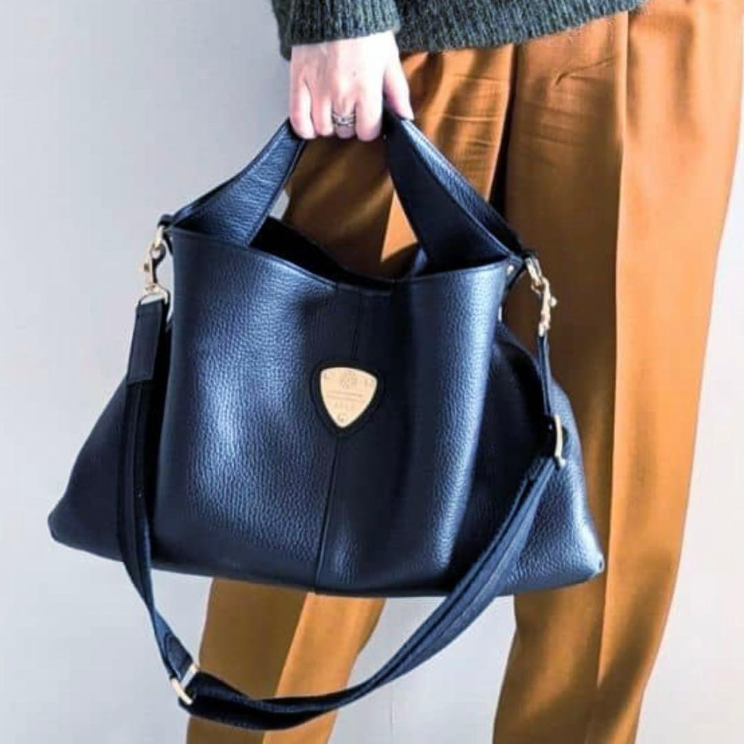 美品】 ATAO エルヴィ 本革 ネイビー 2way ショルダーバッグ A4 - メルカリ