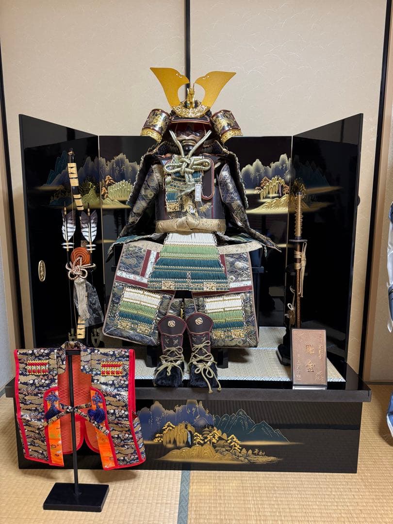 五月人形　兜　鯉のぼりセット 忠保 総大将豆兜 碧空 鯉のぼりセット – スガ人形店