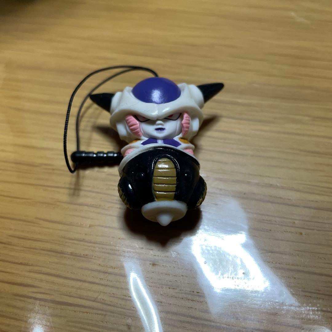 超進化ストラップ フリーザ 劇場版・鳥山明モデル - メルカリ