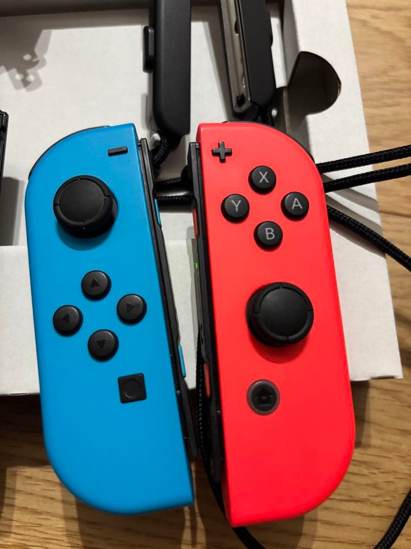 Nintendo Switch 本体 青・赤 Joy-Con付き - メルカリ